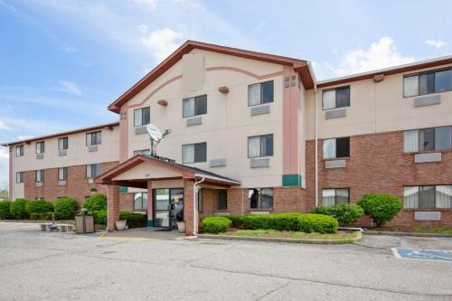 Portage Hotel | OYO Hotel Portage I-94