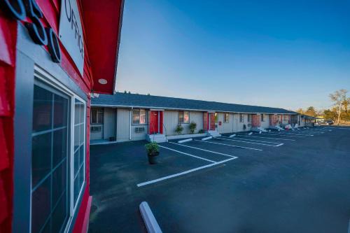 Wilkes Hotel | OYO Hotel Portland OR near Airport
