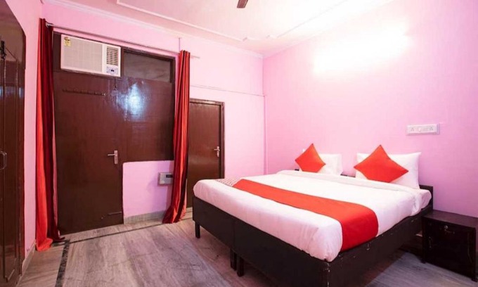 Meerut Hotel | OYO Hotel Saffron King