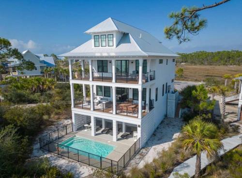 Port St. Joe House | Oyster cove- Beach front -pet friendly -elevator