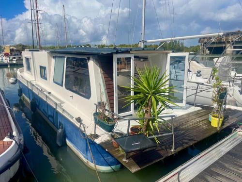 Bassins a Flot Boat Rental | Pénichette cosy bassins à flots, proche de la cité du vin