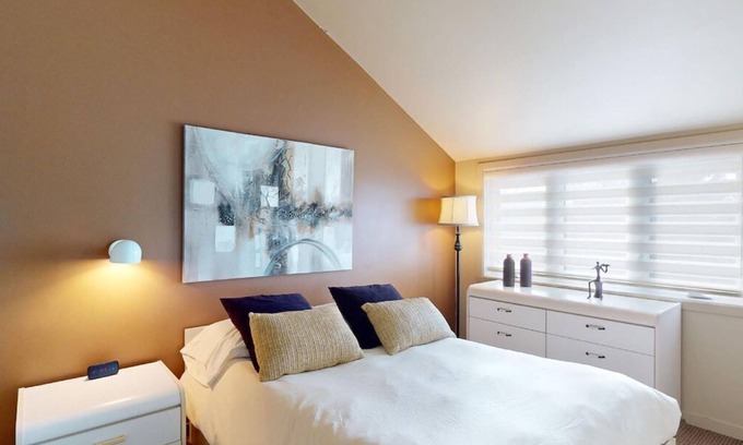 Beaupre Apartment | P-351: 2-bedroom mezzanine condo