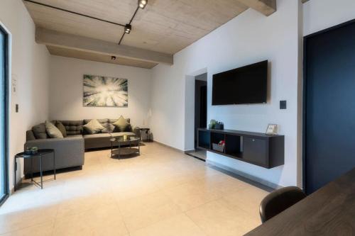 Historic Center Apartment | P202 Walk to Zocalo 3Bdrm 2bath Rooftop AC