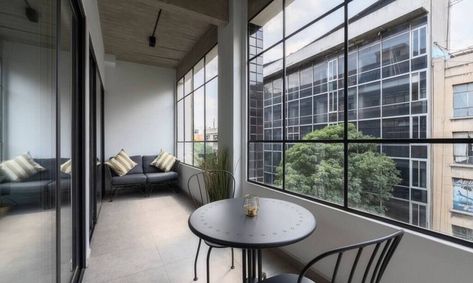 Zona Rosa Apartment | P401 Zocalo & Cathedral 2bdrm 2bath AC