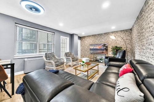 Downtown Atlanta Apartment | P8G Remodel 2BR/2BA downtown ATL-Parking & Balcony
