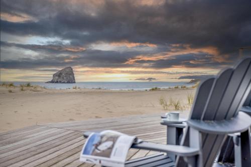 Kiwanda Shores House | Pacific City Sand Dollar - Meredith Lodging