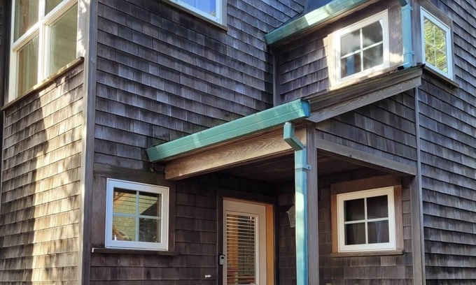 Shorepine Village House | Pacific City Shorepine Village Beach House