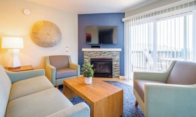 Marina Condo | Pacific Ocean get away- Walk to Beach - Full Kitchen, Washer Dryer, Clean, Cozy