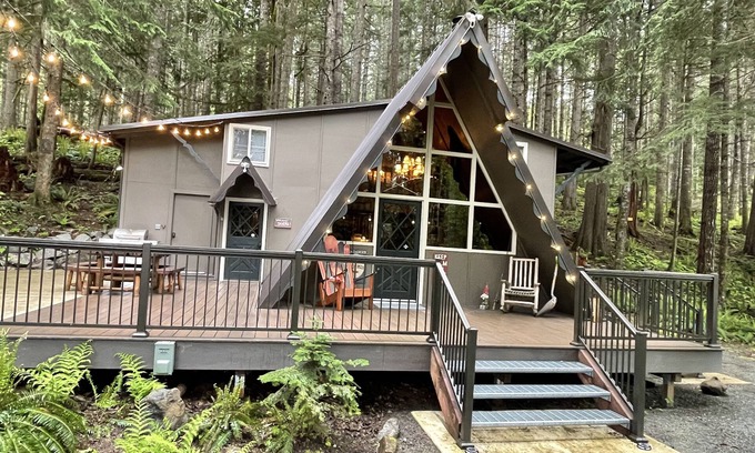 Packwood Ski Chalet | Packwood chalet, ski, hike, enjoy White pass, Gifford Pinchot, Mount Rainier