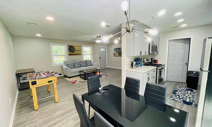 Powder Springs House | ★ PacMan Arcade, Fire Pit, Volleyball, Foosball★