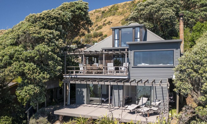 Paekakariki House | PAEKAKARIKI RETREAT – PAEK?K?RIKI BEACHFRONT HOME in Kapiti Coast