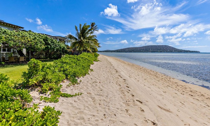 Eastern Honolulu House | Paiko Villa - Directly on Gorgeous Beach! Contact me directly for PROMOS!