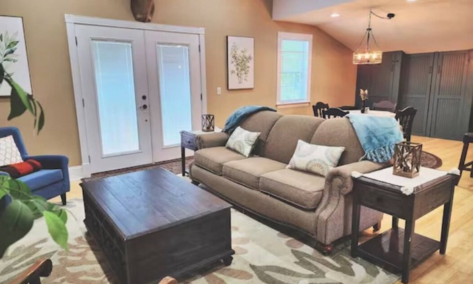Hahira Apartment | Painted Sky Homestead Apartment - A unique farm stay, near Moody and Valdosta!
