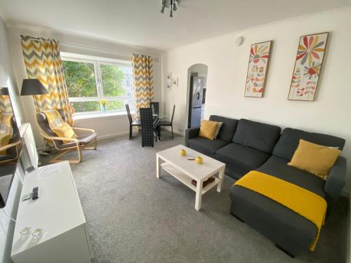 Paisley Apartment | Paisley Central Apartment #4