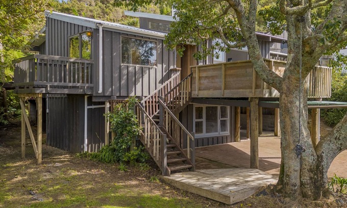 Tairua House | Paku View Retreat - Tairua Holiday Home