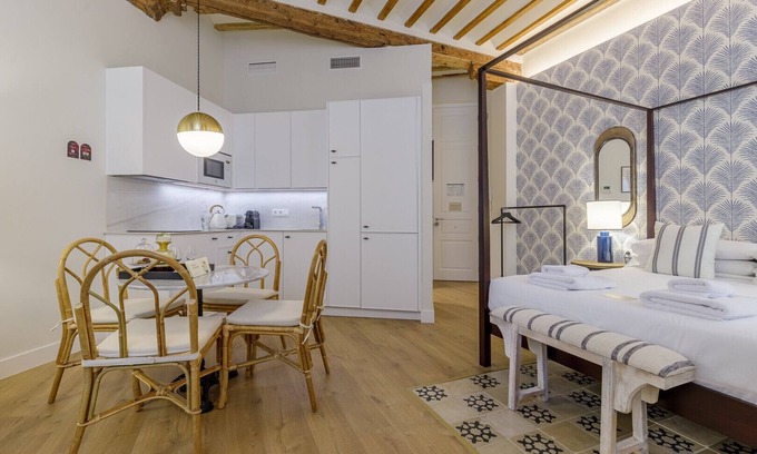 La Goleta Apartment | Palacio Vegafuente 0.1