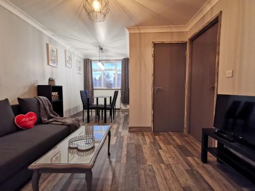 Haselbury Apartment | Palaz 2 - 2 Bedroom Flat