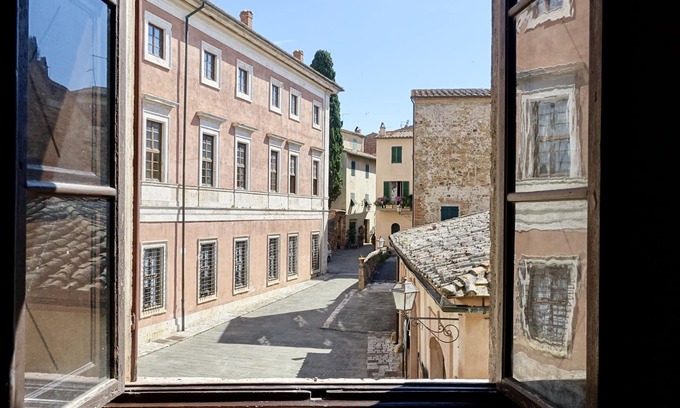 San Quirico d'Orcia Apartment | Palazzo Costanti - Private apartment in a historic building from the 1600s