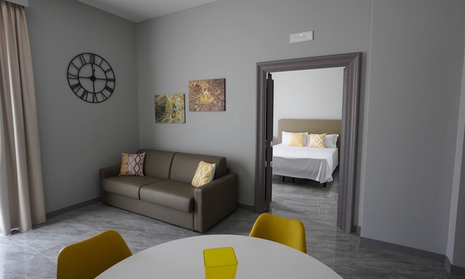 Margherita di Savoia House | Palazzo Novecento Panoramic Apartment 911