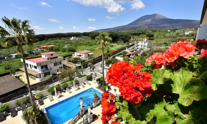 Torre del Greco Hotel | Palazzo Rosenthal Vesuview