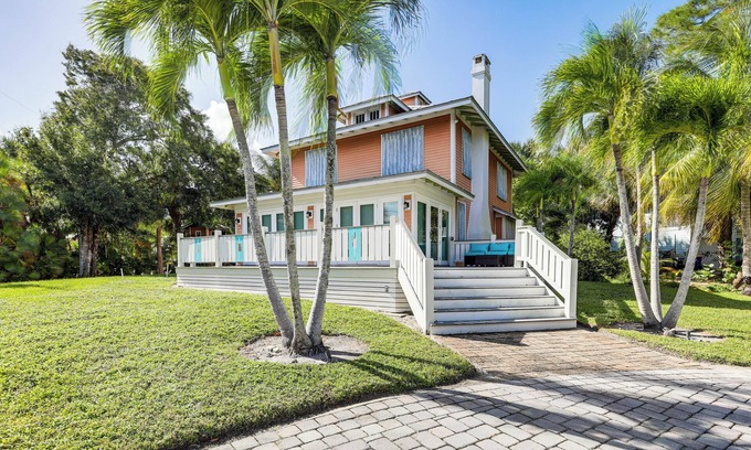 Palm City House | Palm City Home w/Pool & Florida Room - Near Golf
