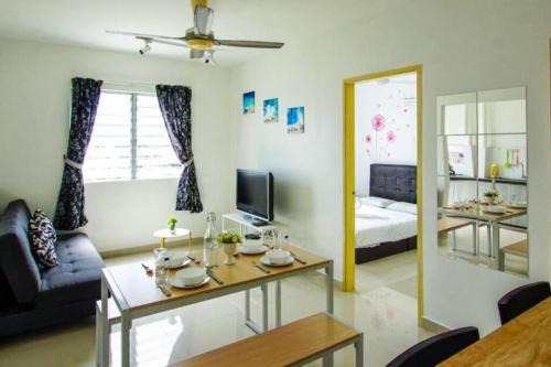 Seri Tanjung Pinang Apartment | Palm Court