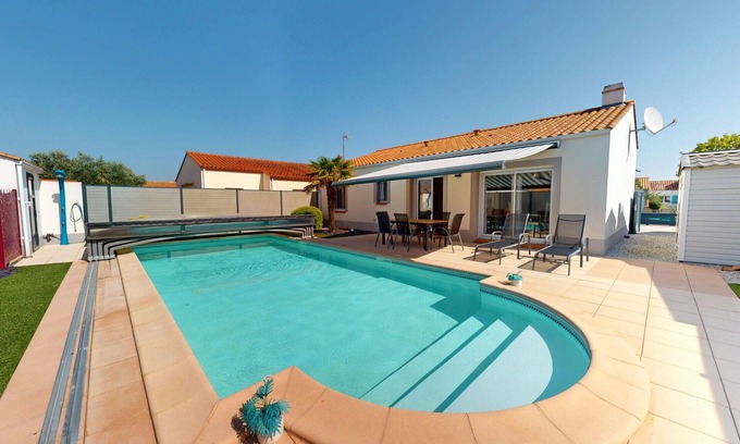 Saint-Gilles-Croix-de-Vie Ski Chalet | Palm'Cornue avec piscine chauffée