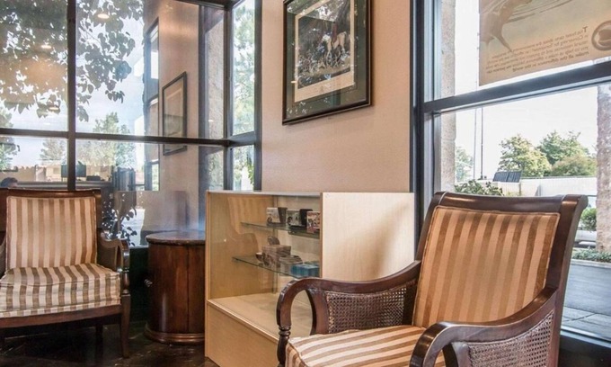La Sierra Hotel | Palm Inn Hotel near Tyler Mall Riverside