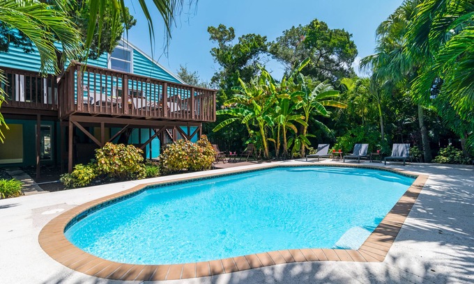Bay Isle House | Palm Paradise - Pet Friendly Home on Siesta Key w/Large Heated Private Pool & Outdoor Area!