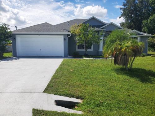 Palm Coast House | Palm Paradise