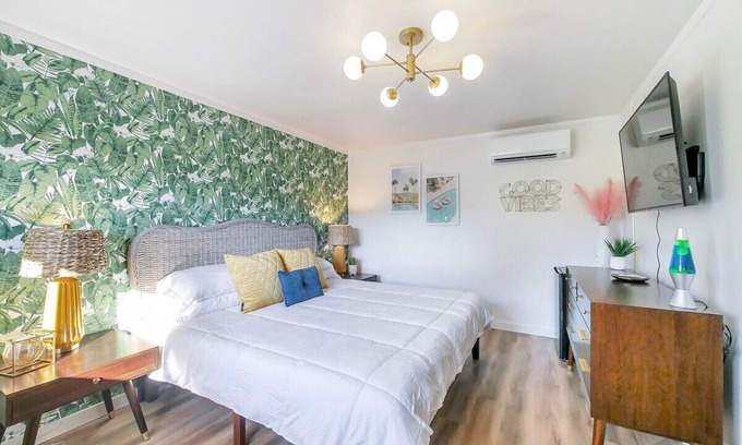 Trenton Hotel | Palm Springs Room #1 @ Retro Boutique Motel