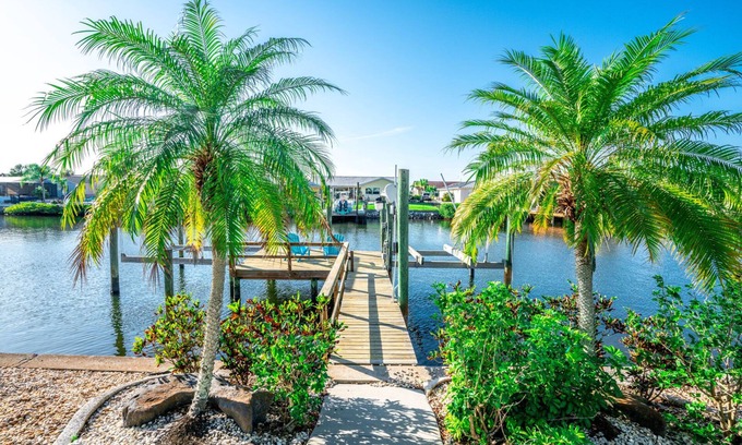 Apollo Beach House | Palm Tree III Pool Home Waterfront