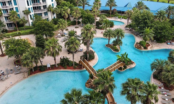 Fort Walton Beach - Destin Condo | Palms Resort 2813: 2br, Pools, Courts, Gulf Views & Minutes to Beach!