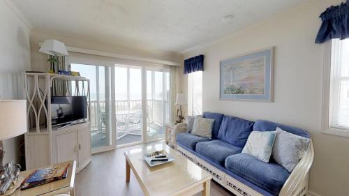 Crescent Beach Apartment | Palmwood Villas Unit 110