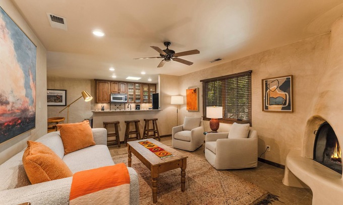 Historic Eastside House | Paloma - Tranquil East Side Retreat, Walk Everywhere