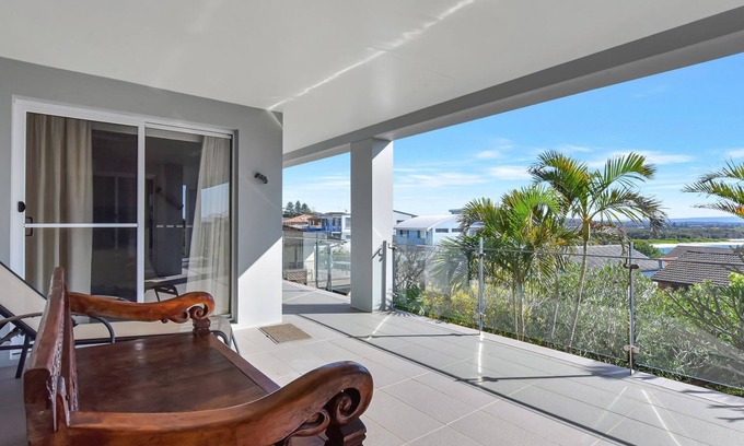 Swansea Heads House | Panorama Beach House - Coastal Luxury with Stunning Views of the Caves Coastline