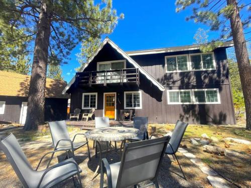 Christmas Valley House | Panorama Chalet - Hot tub - Pool Table - Snow