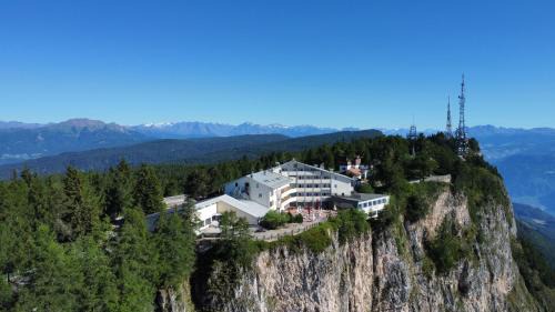 Sarnonico Hotel | PanoramaHotel Penegal