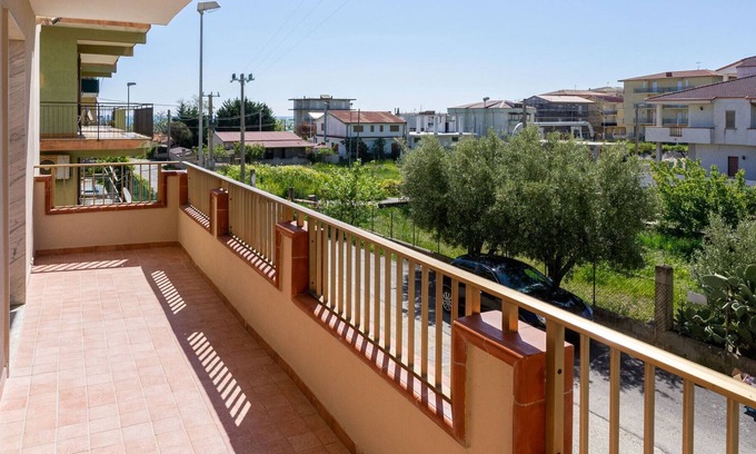 Strongoli Apartment | Panoramic terraces for a relaxing vacation
