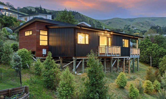 Christchurch District House | Panoramic Views from Spacious New Beach House in Christchurch's Cass Bay