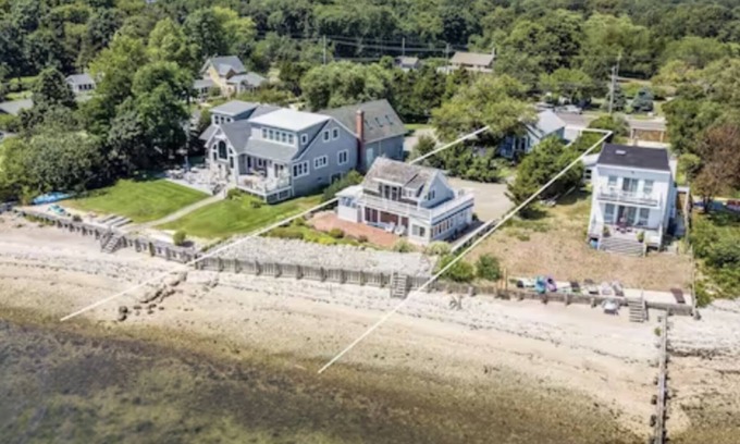 East Marion House | Panoramic water views, private beach, heart of wine country, updated, sleeps 8!