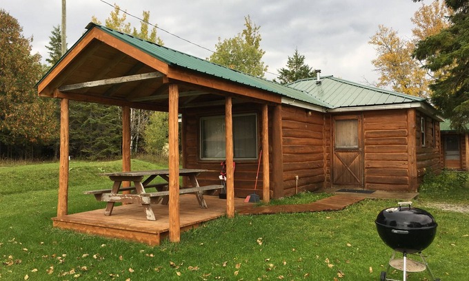 Drummond House | Papins Resort Cabin #3