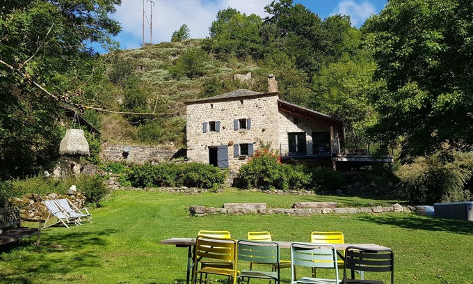 Intres House | Paradis Familial en Ardèche Avec Rivière, Jacuzzi et Sauna, au Grand Calme