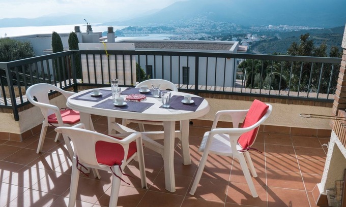Llanca Apartment | PARADÍS II - Apartment with panoramic views and swimming-pool in Llançà