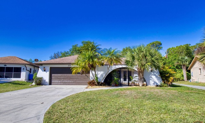 Englewood House | Paradise at Englewood
