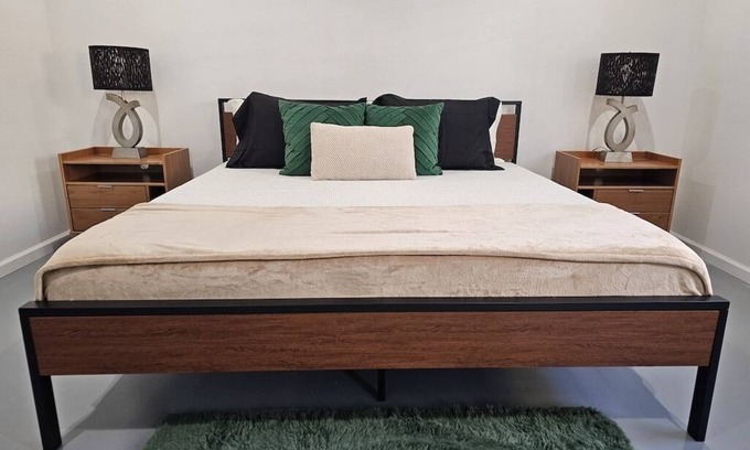 Cedar Crest House | Paradise Bungalow 4bdrm Bishop Arts Downtown Adjacent