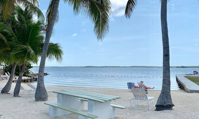 Anglers Park House | PARADISE BY THE SEA!nStunning Beach/direct Water View! Bring Your Boat!
