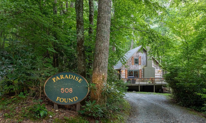 Boone Cabin | Paradise Found - Newly updated cabin on the River with Hot Tub, screened in porch