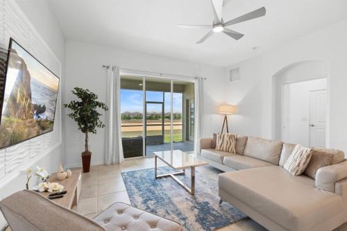 Almont House | Paradise Home 20 Mins to Disney with Pool and Waterpark on Property