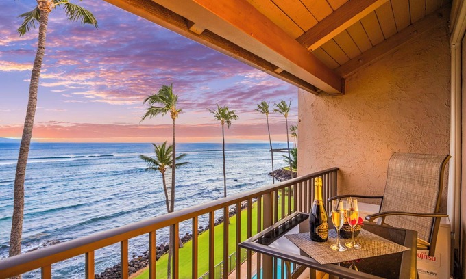 Maalaea Condo | Paradise in Stunning Penthouse with A/C, parking, sleeps 6!nLauloa # 405
